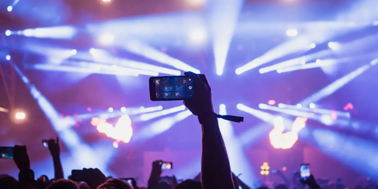 Impianti audio, luci e regia per spettacoli e concerti.